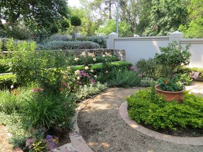 Garden design by Shirley Wallington — Circle below the terrace filled with colourful perennials
