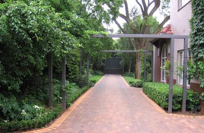 Garden design by Shirley Wallington — Smit rouxbin 001